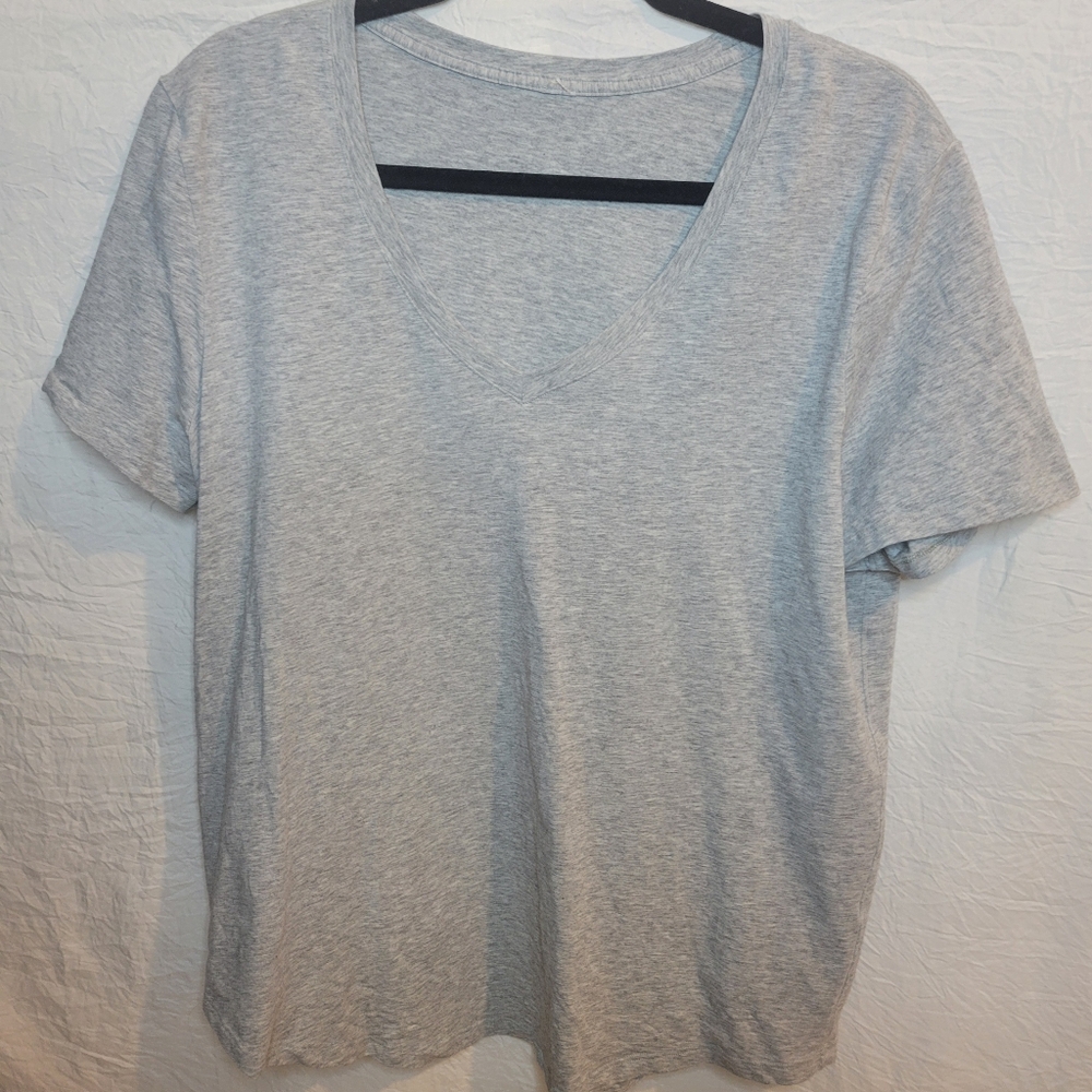 Lululemon Love Tee V - PTP 22'